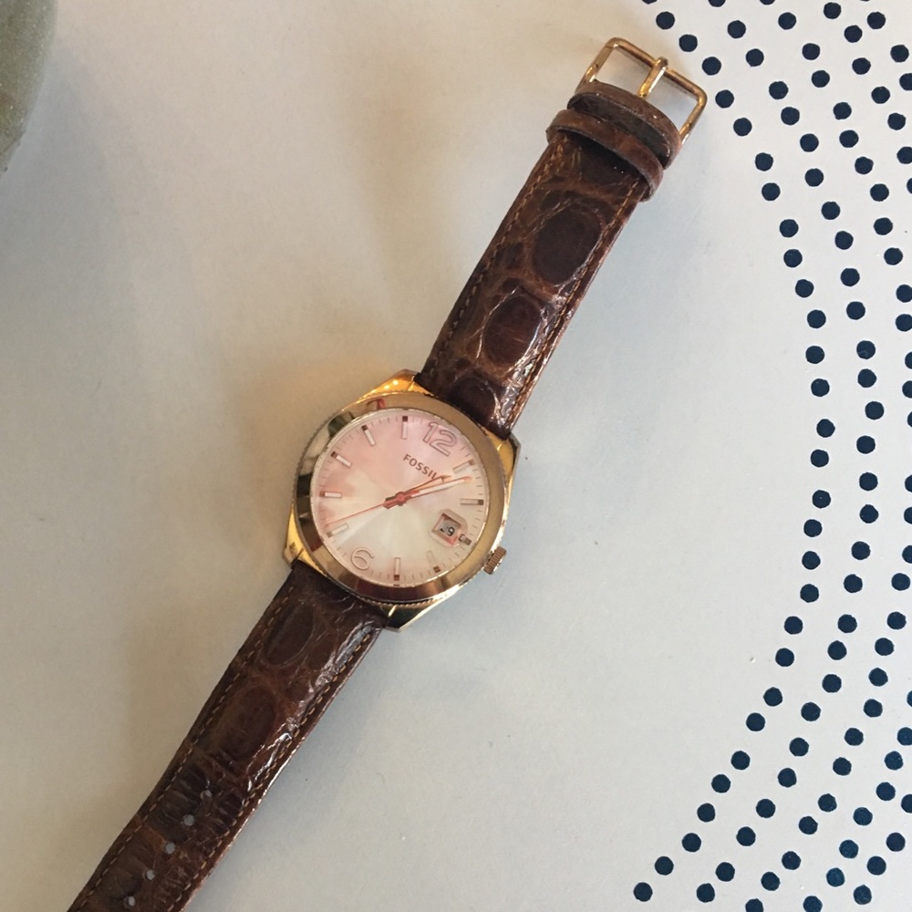 FOSSIL LEATHER WATCH - Picture 2 of 7